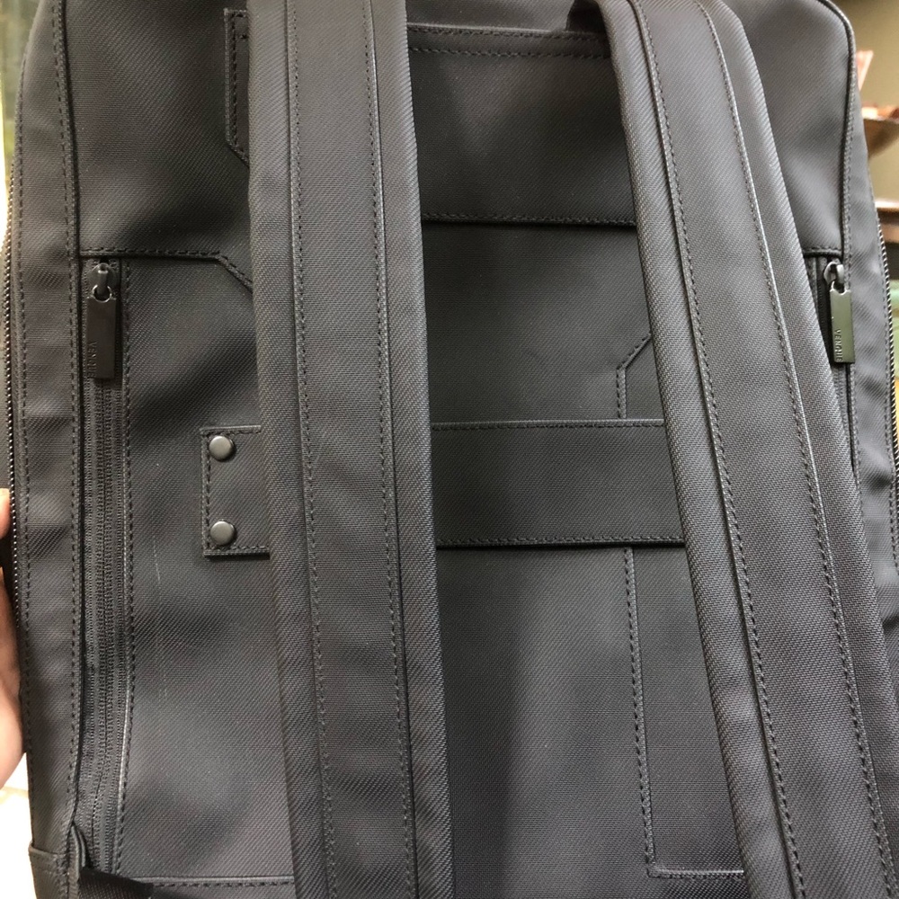 Venque Travel Backpack - Picture 4 of 4